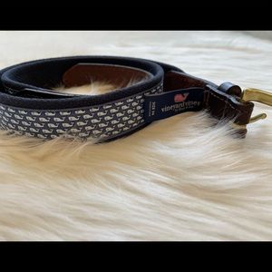 Vineyard Vines Men’s Navy Whale Logo Leather Brass Belt Size 34